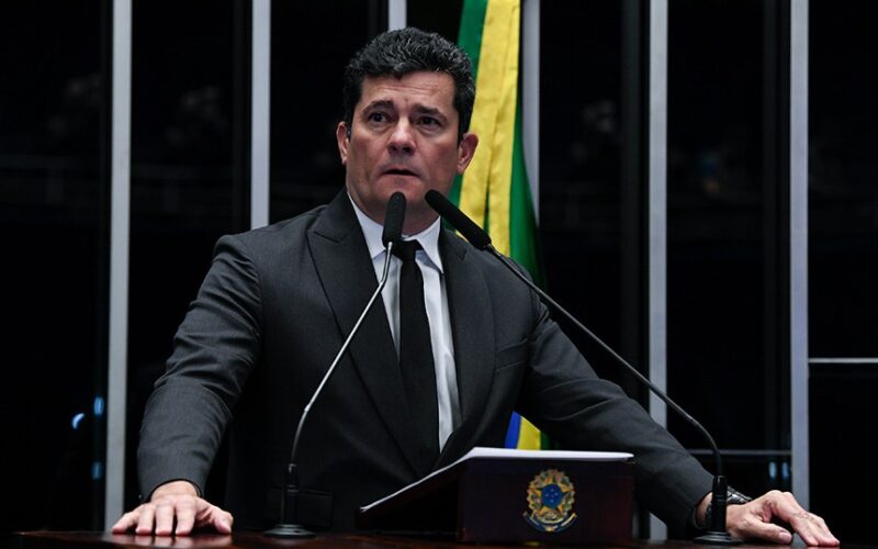 Moro apresenta projeto contra crime organizado