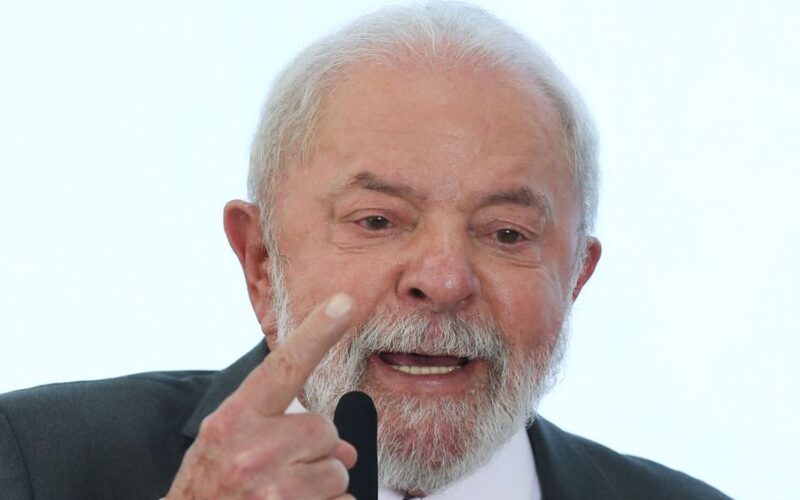 Lula segue em tratamento e adia de novo viagem à China