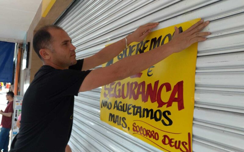 Comércio fecha as portas para cobrar mais segurança