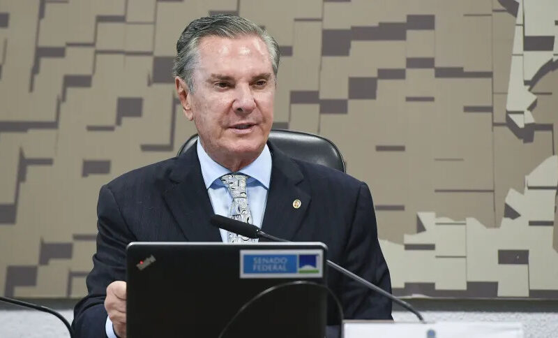 Collor é condenado a quase 9 anos de prisão