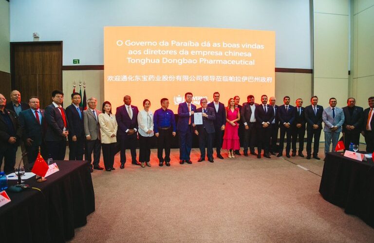 João Azevêdo anuncia instalação de fábrica chinesa de insulina na Paraíba