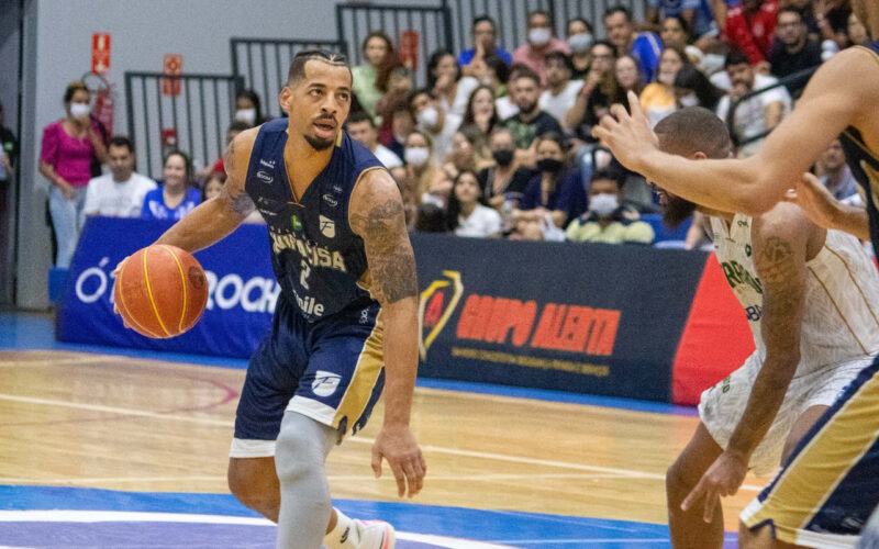 Basquete Unifacisa renova com Trevor Gaskins