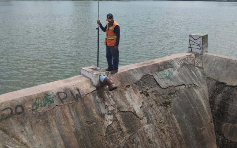 Prefeitura realiza estudos de hidrologia e topografia no Açude Velho