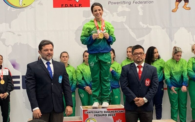 Mayara Rocha conquista o sul-americano de Powerlifting