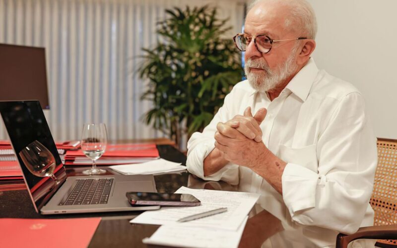 Lula conversa com presidente de Israel e pede corredor humanitário