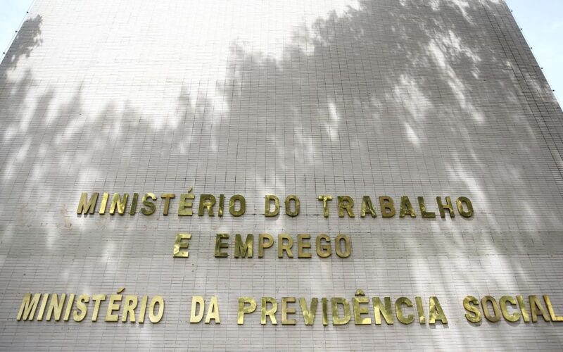 Para reduzir fila, INSS passa a conceder auxílio doença sem perícia