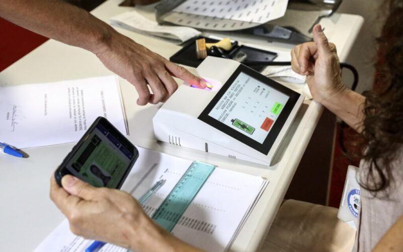 TSE inicia teste público das urnas eletrônicas para eleições de 2024