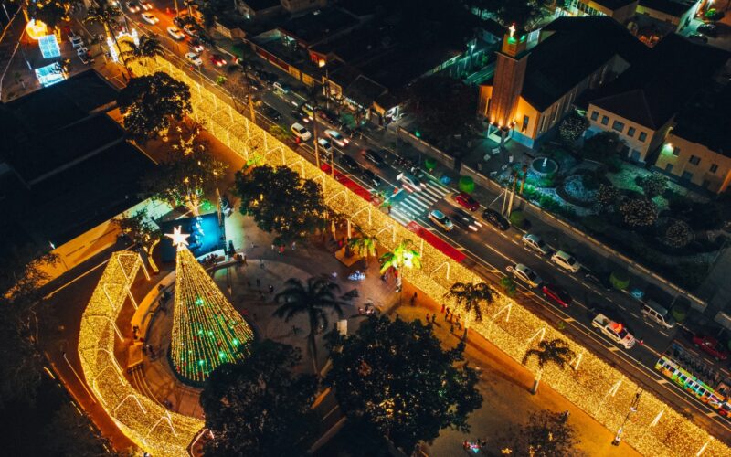 Abertura do Natal Iluminado 2023 acontece nesta quinta-feira, com cortejo que parte do Parque da Criança