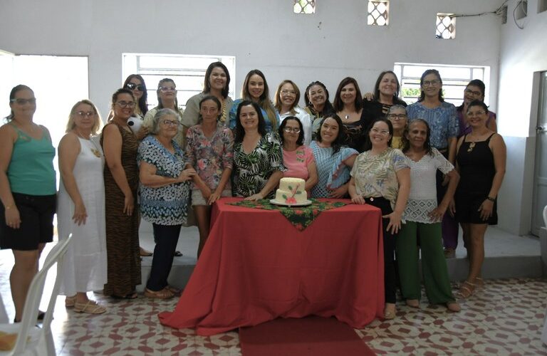 Segunda-dama entrega certificados de curso promovido pelo Programa do Artesanato Paraibano em CG