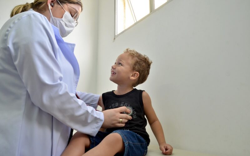 PMCG inicia atendimentos pediátricos descentralizados com ambulatório itinerante
