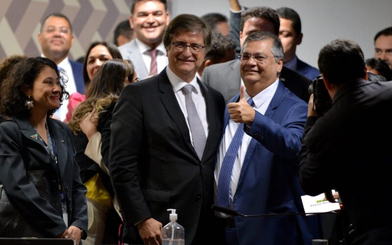 Comissão do Senado aprova Dino para o STF e Gonet para a PGR