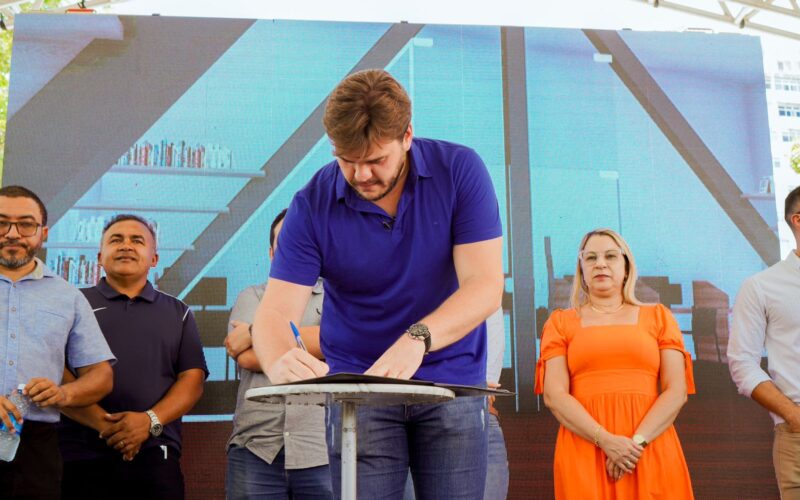 Bruno assina Ordem de Serviço para requalificação do Cine Capitólio