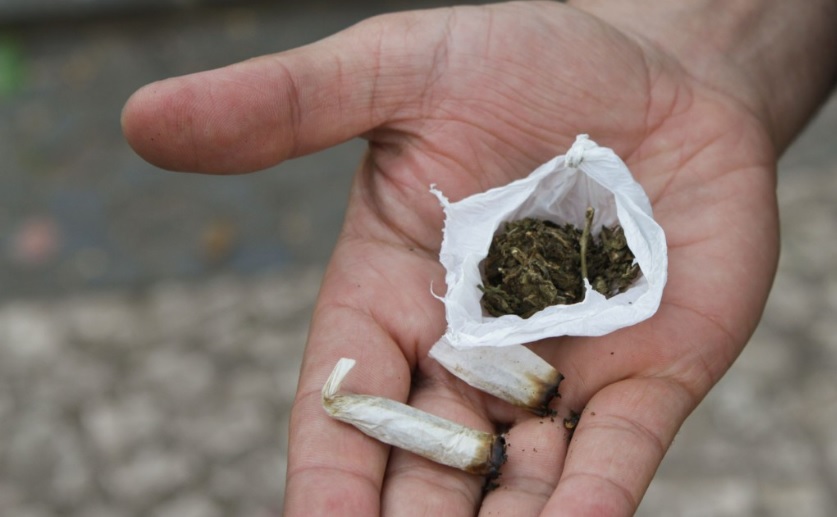CCJ aprova PEC que criminaliza posse de qualquer quantidade de droga