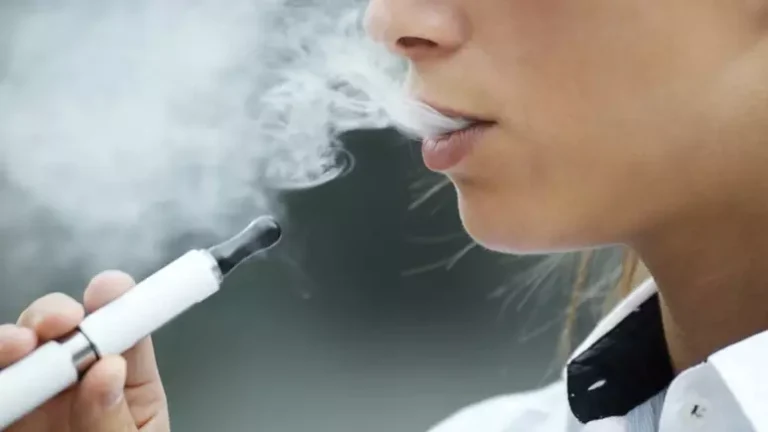 Cigarros eletrônicos: Gevisa emite alerta sobre proibição da venda e uso em CG