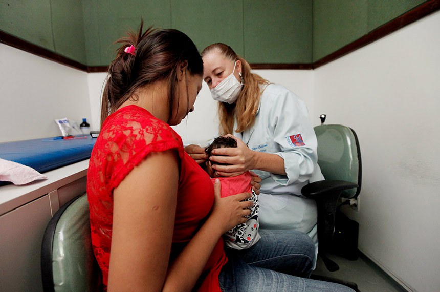 Projeto concede pensão e indenização a pessoas com deficiência causada pela Zika