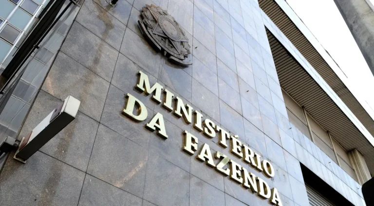 Brasil rebate EUA e chama investigação comercial de ingerência