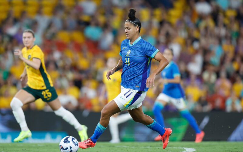 Brasil aposta em juventude e derrota Austrália por 3 a 1 em amistoso