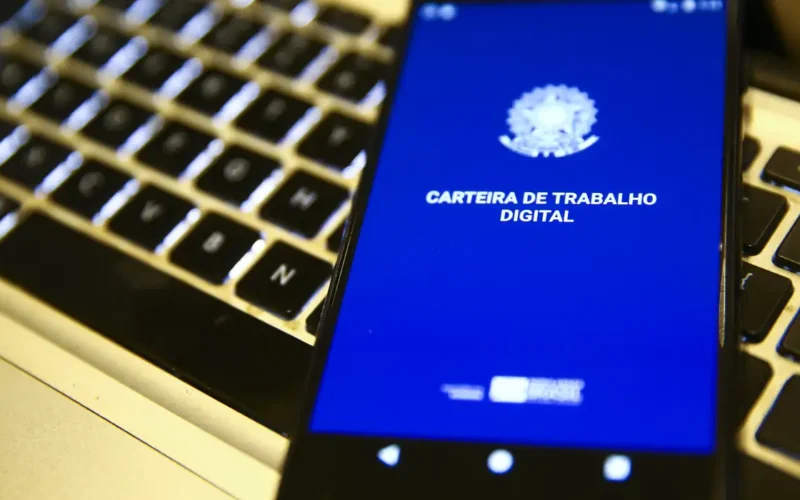 Desemprego fica em 5,4% no trimestre encerrado em janeiro de 2026