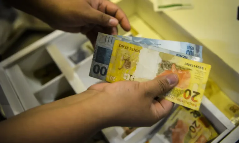 Estado paga a primeira parcela do décimo terceiro salário dos servidores nesta quarta-feira