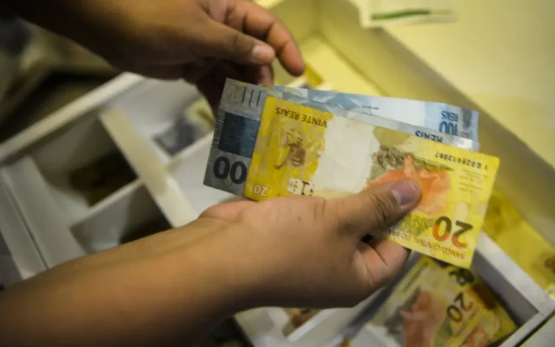 Estado paga a primeira parcela do décimo terceiro salário dos servidores nesta quarta-feira