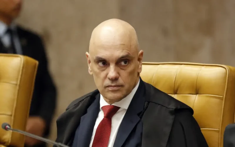 Moraes dá 48 horas para Bolsonaro informar se autorizou vídeo com IA