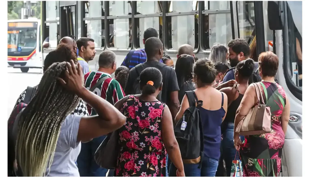 Governo envia ao Congresso proposta de tarifa zero no transporte