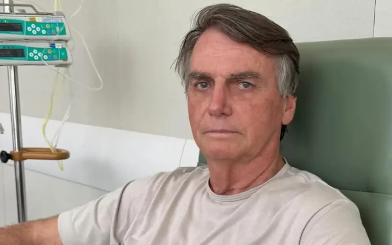 Com crise persistente de soluços, Bolsonaro faz nova cirurgia