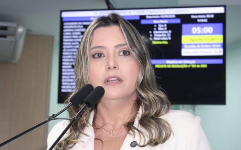 Projeto de Waléria Assunção vira lei e estabelece regras para a condução responsável de cães