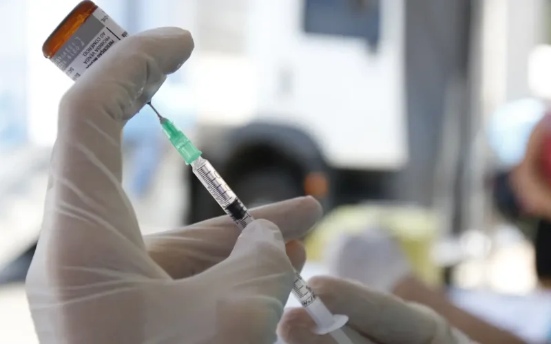 SES inicia Estratégia de Multivacinação 2026 para atualizar cadernetas de vacinação de crianças e adolescentes