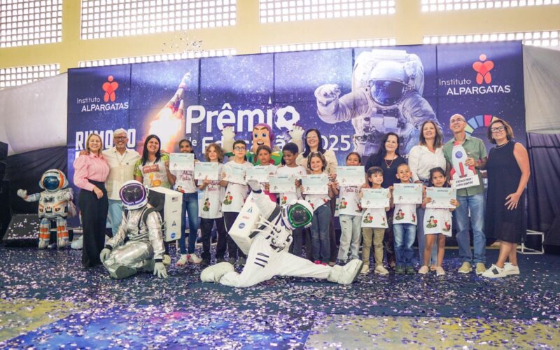 Mais de mil estudantes recebem o prêmio de “Aluno Nota 10” em CG