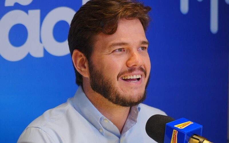 Bruno anuncia medidas de reestruturação da Saúde de CG e prazo para superação da crise no setor