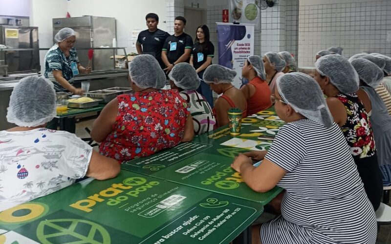 Mulheres atendidas pela PMCG participam de Confeitaria Artesanal coordenada por alunos do Sesi PB