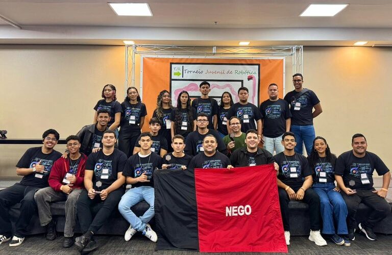 Estudantes paraibanos conquistam troféus em torneio nacional de robótica e garantem vaga em etapa mundial