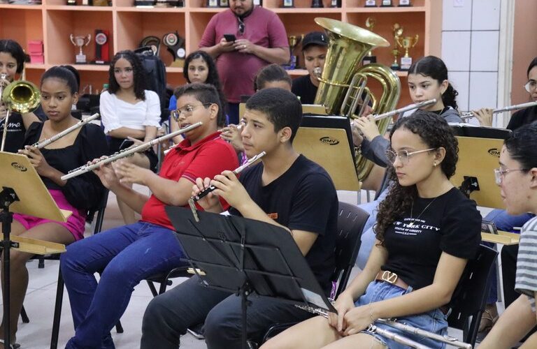 Orquestra do Prima apresenta ‘Grande Concerto 2025’ com Chico César