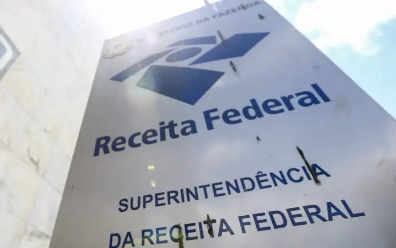 Receita nega aumento de imposto para professores com novo piso
