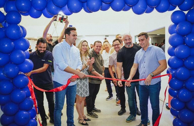 Lucas Ribeiro participa de inauguração de call center em Campina Grande