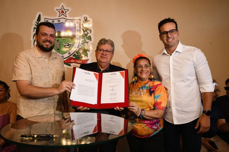 João Azevêdo anuncia apoio ao Carnaval de João Pessoa e destaca investimentos do Governo na cultura paraibana