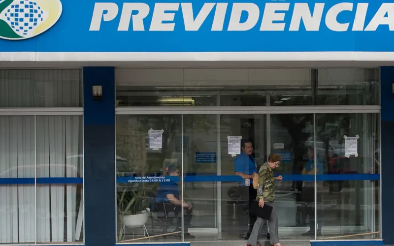 Agências do INSS abrem para atendimento extra neste sábado e domingo