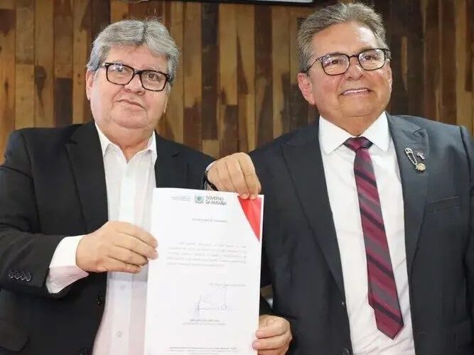 Atuação do deputado Adriano Galdino garante assinatura da ordem de serviço para pavimentação entre Pocinhos e Olivedos
