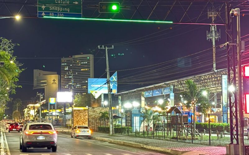 STTP reforçou na noite desta segunda-feira iluminação de semáforos na avenida Brasília
