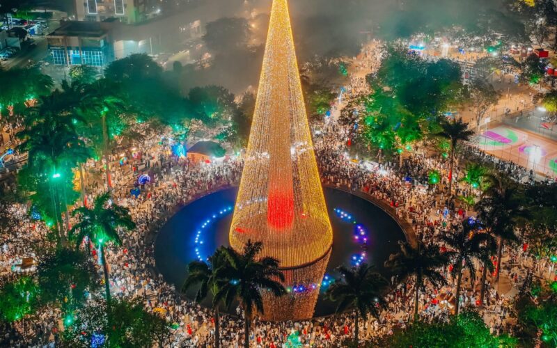 Parque Evaldo Cruz estará fechado de 7 a 13 de janeiro para desmontagem do Natal Iluminado
