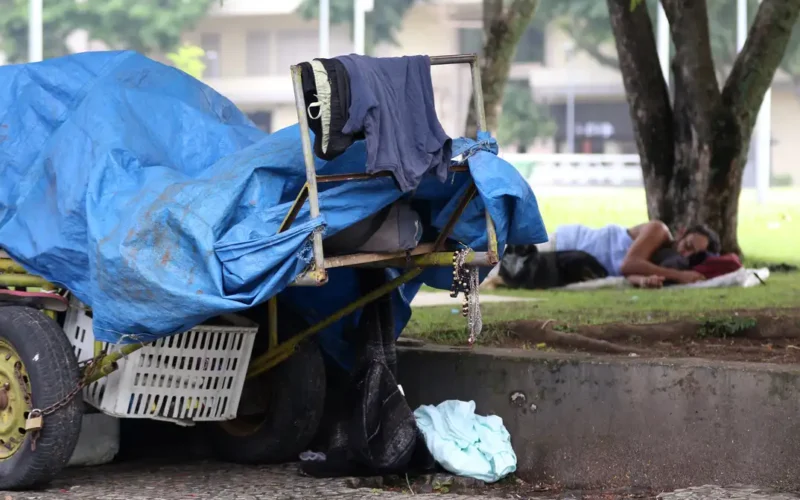 Estudo aponta mais 365 mil pessoas em situação de rua no Brasil