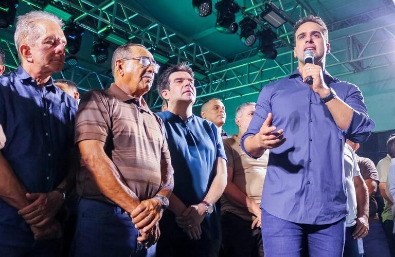 Lucas Ribeiro participa da Festa de Santos Reis em Tacima e celebra conclusão da estrada entre a cidade e o distrito do Braga