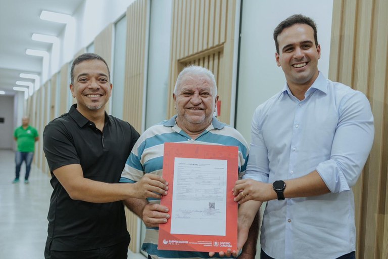 Lucas Ribeiro assina contratos do Empreender PB e faz balanço do programa em CG