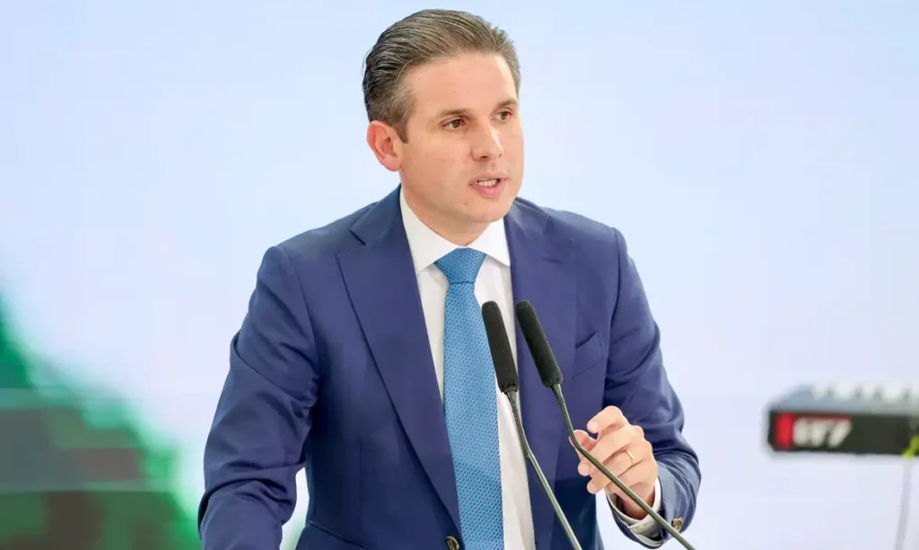 Hugo Motta cria comissão para analisar PEC da redução da escala 6×1