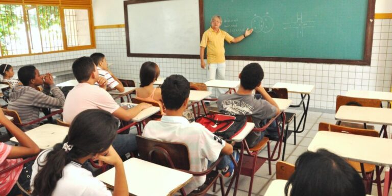 Governo da Paraíba convoca 1.000 candidatos aprovados no concurso da Secretaria de Estado da Educação