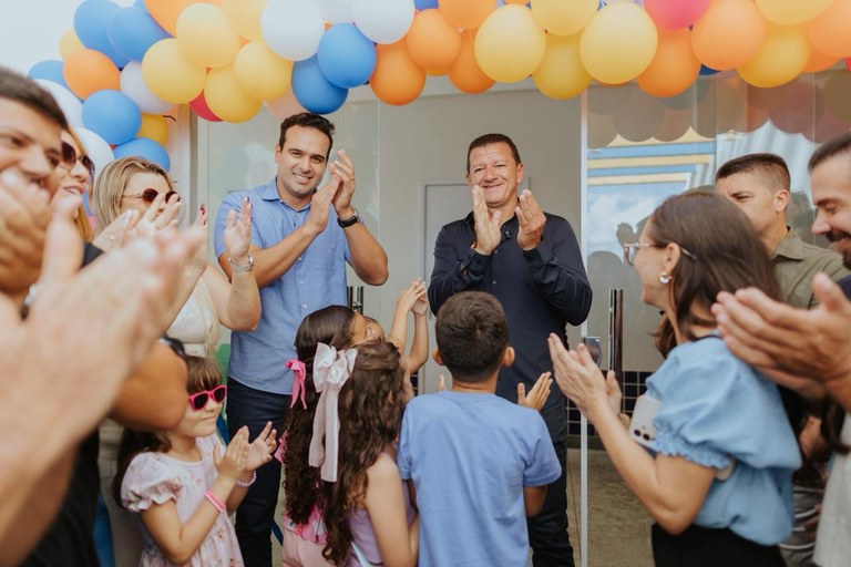 Lucas Ribeiro entrega creche e reforma de escola em Serra Redonda