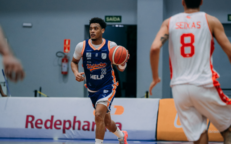 Unifacisa enfrenta o Paulistano nesta sexta (6) em confronto direto no NBB 