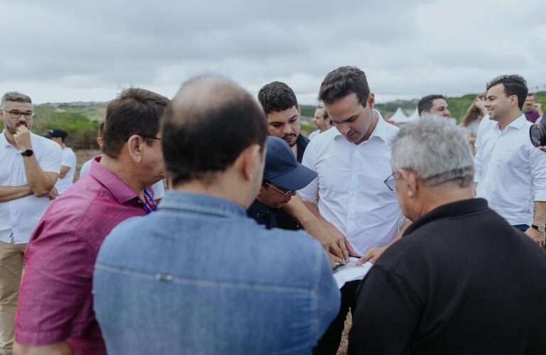 Em Campina Grande: vice-governador inspeciona prolongamento da Floriano Peixoto e participa da Expo Shoes no Centro de Convenções