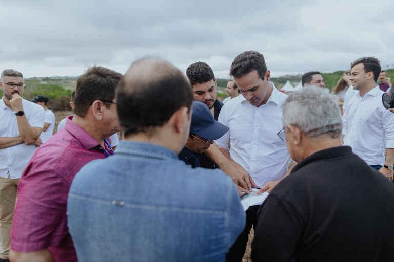 Em Campina Grande: vice-governador inspeciona prolongamento da Floriano Peixoto e participa da Expo Shoes no Centro de Convenções